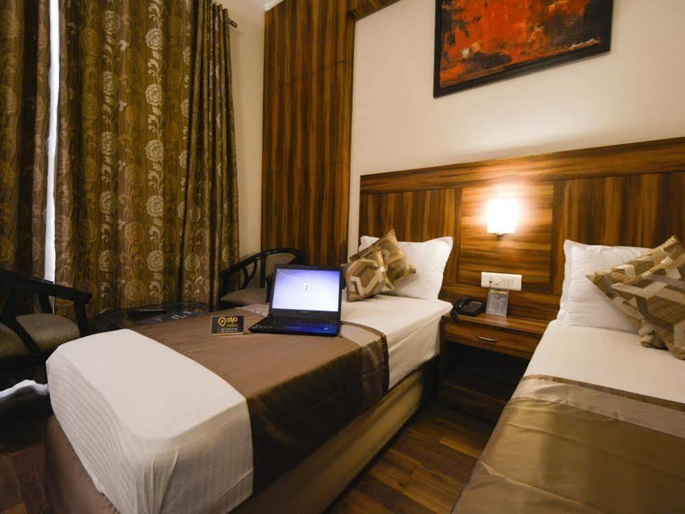 Oyo Premium Railway Station Hotel