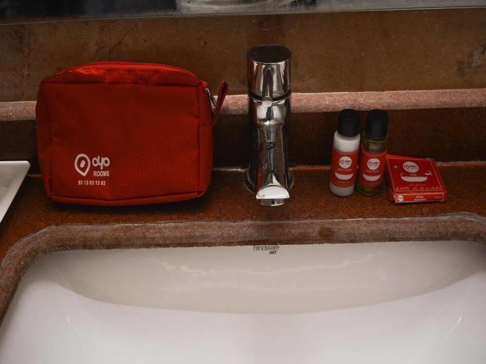 Hotel Oyo Premium Railway Station