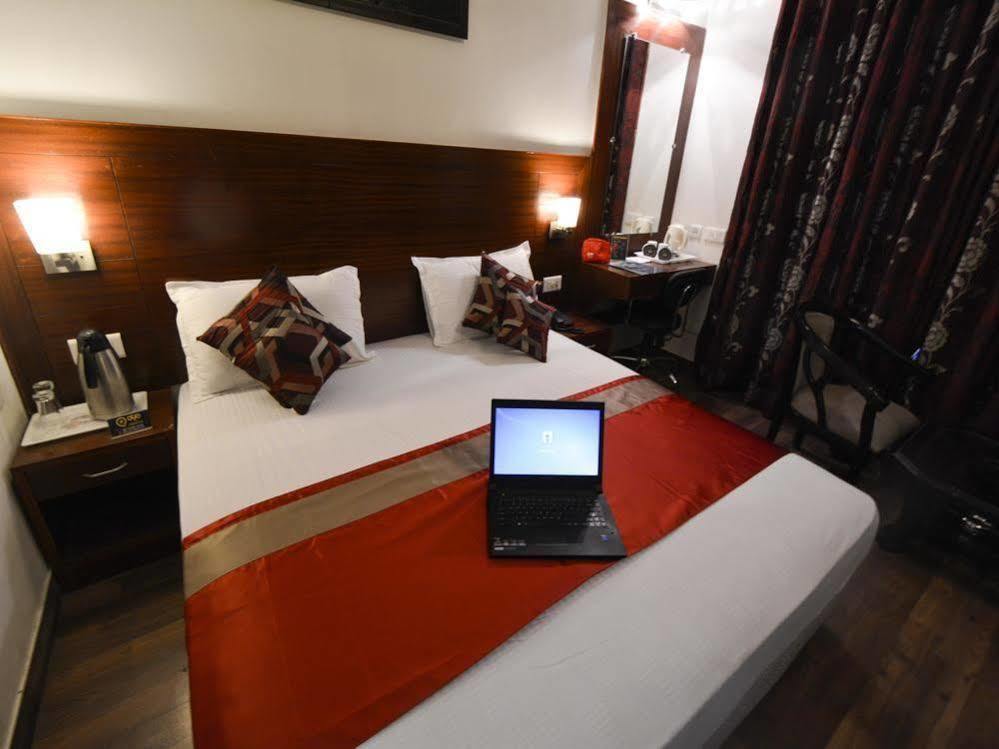 Oyo Premium Railway Station Hotel