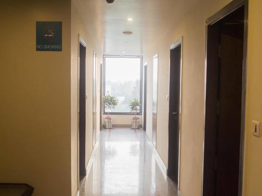 Oyo Premium Railway Station Varanasi